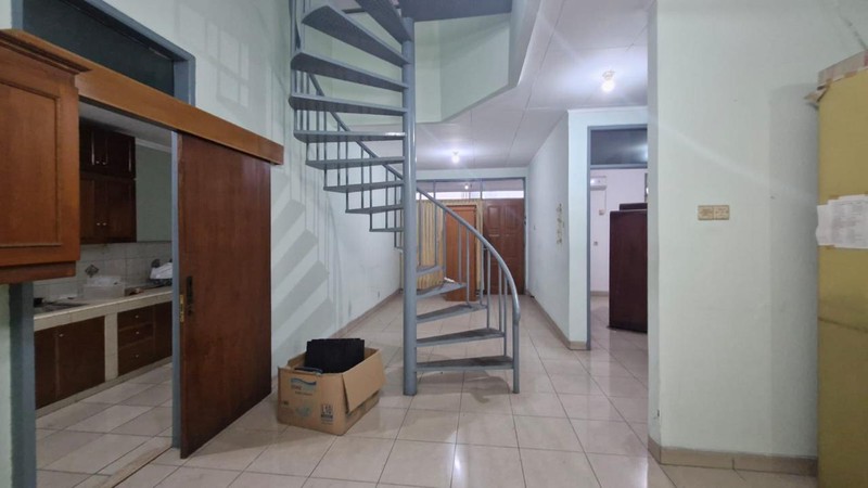 Dijual Rumah Lama Terawat Lokasi Strategis Di Jl. Pulo Kenangan, Grogol Utara, Jakarta Selatan