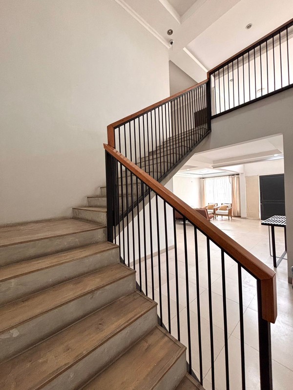 Rumah Sewa Luas 2 Lantai Dalam Komplek Dekat Tol & Mall di Cinere