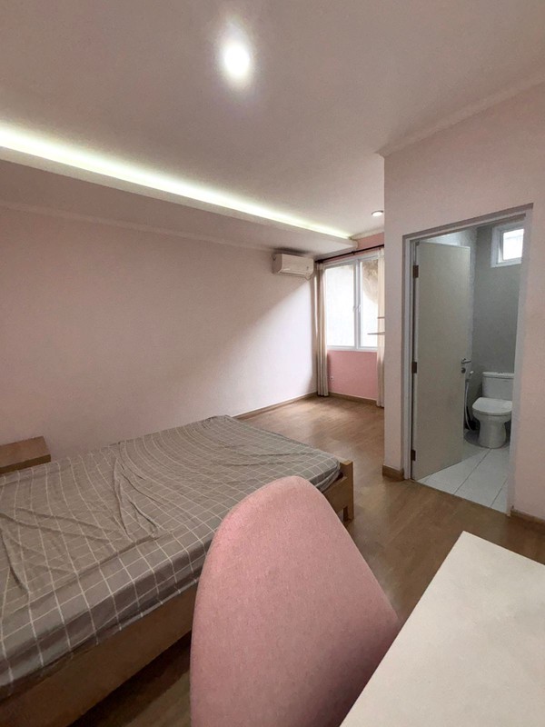 Rumah Sewa Luas 2 Lantai Dalam Komplek Dekat Tol & Mall di Cinere