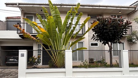 Rumah Sewa Luas 2 Lantai Dalam Komplek Dekat Tol & Mall di Cinere