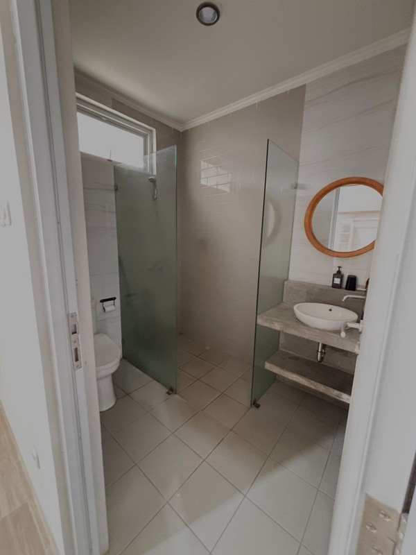 Rumah Sewa Luas 2 Lantai Dalam Komplek Dekat Tol & Mall di Cinere