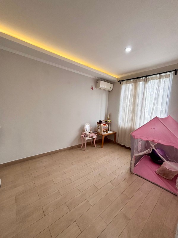 Rumah Sewa Luas 2 Lantai Dalam Komplek Dekat Tol & Mall di Cinere