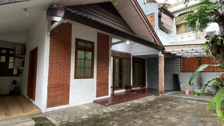 Lebak Bulus Rumah Luas Tanah 257 m2 Harga Nego