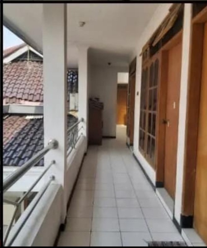 Dijual 375 m2 Rumah Dharmahusada Area Surabaya Timur Spesial Row Jalan Lebar 3 Mobil Luas - Surat SHM Cocok Buat Rumah Usaha, Kantor,Kos - Kostan, Rumah Tinggal