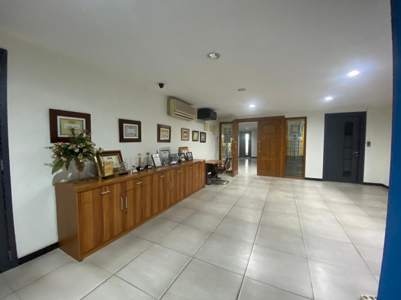 Gedung Komersial Prime di Pecenongan, Jakarta Pusat