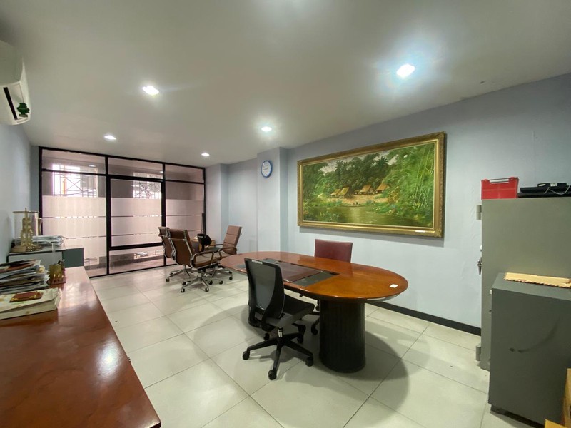 Gedung Komersial Prime di Pecenongan, Jakarta Pusat