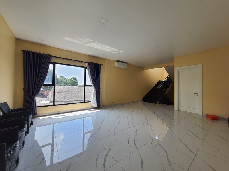 Rumah Kokoh 2 Lantai Siap Huni di Cikeas, Bogor