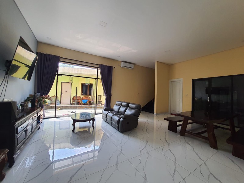 Rumah Kokoh 2 Lantai Siap Huni di Cikeas, Bogor