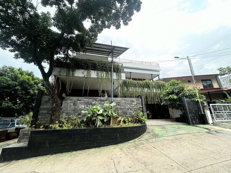Rumah Kokoh 2 Lantai Siap Huni di Cikeas, Bogor