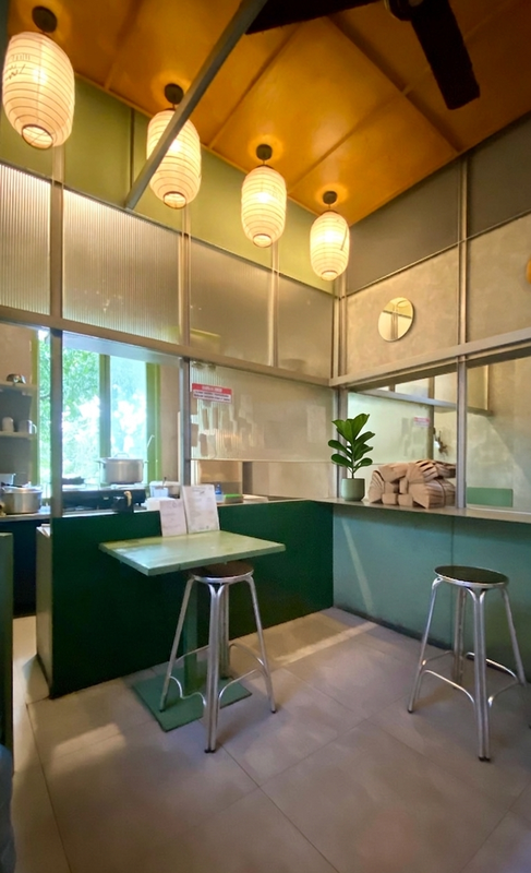 Rumah sewa strategis cocom untuk Coffe Shop dan office di Senayan Bintaro