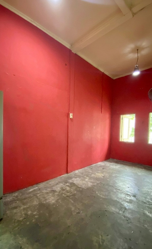 Rumah sewa strategis cocom untuk Coffe Shop dan office di Senayan Bintaro