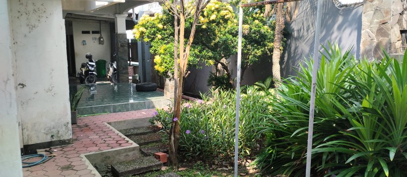 Dijual Rumah KOST AKTIF (Hook) Super Luas di Klampis Surabaya Timur