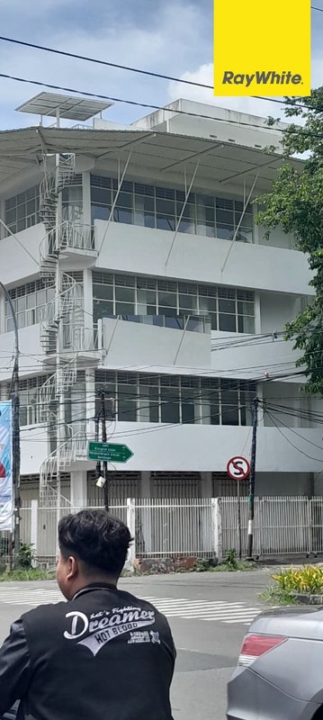 Disewakan Ruko 4 lantai di Rungkut Madya Surabaya