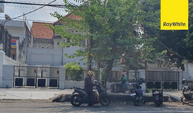Disewakan Rumah 2 lantai di Jalan Raya Kartini Surabaya Pusat