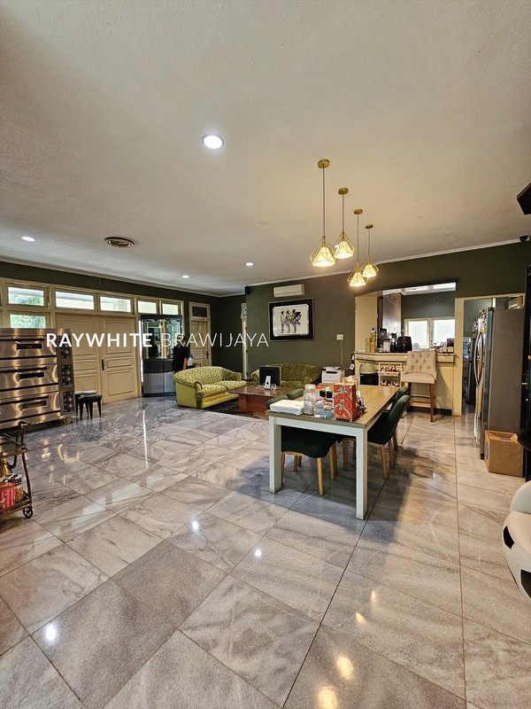 Rumah Bangunan 2 Lantai Lingkungan Tenang Area Puri Sakti Cipete