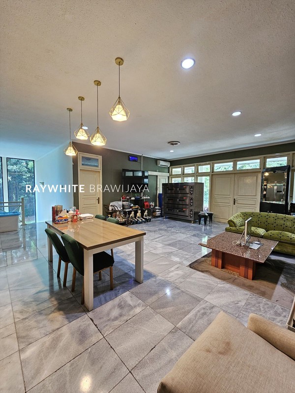 Rumah Bangunan 2 Lantai Lingkungan Tenang Area Puri Sakti Cipete