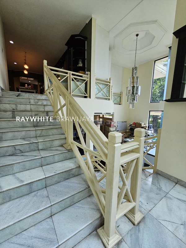 Rumah Bangunan 2 Lantai Lingkungan Tenang Area Puri Sakti Cipete