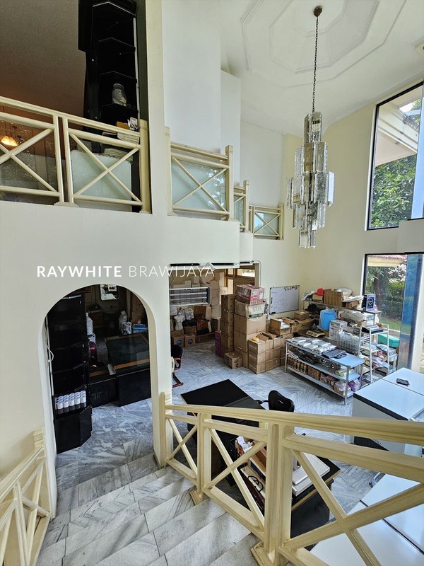 Rumah Bangunan 2 Lantai Lingkungan Tenang Area Puri Sakti Cipete