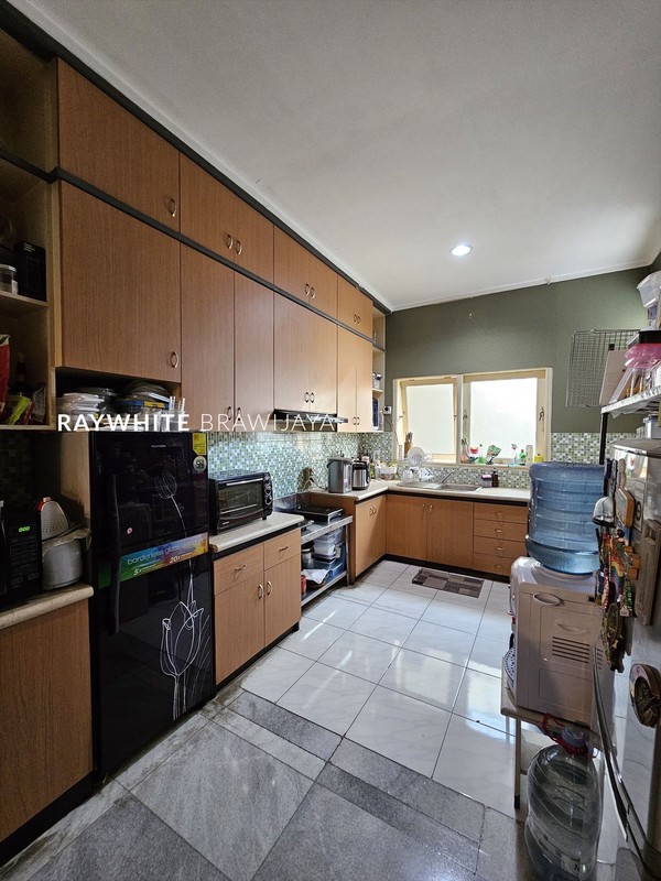 Rumah Bangunan 2 Lantai Lingkungan Tenang Area Puri Sakti Cipete