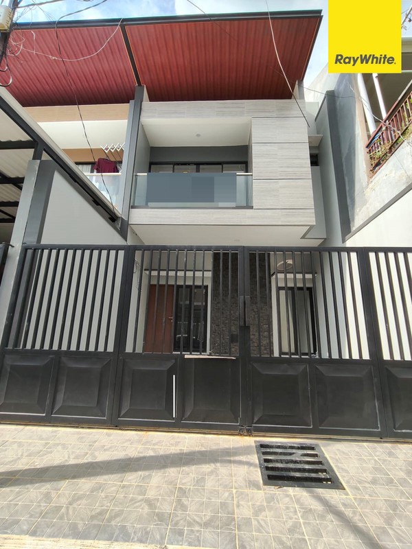 Dijual Rumah 2 lantai di Mulyosari Utara Surabaya