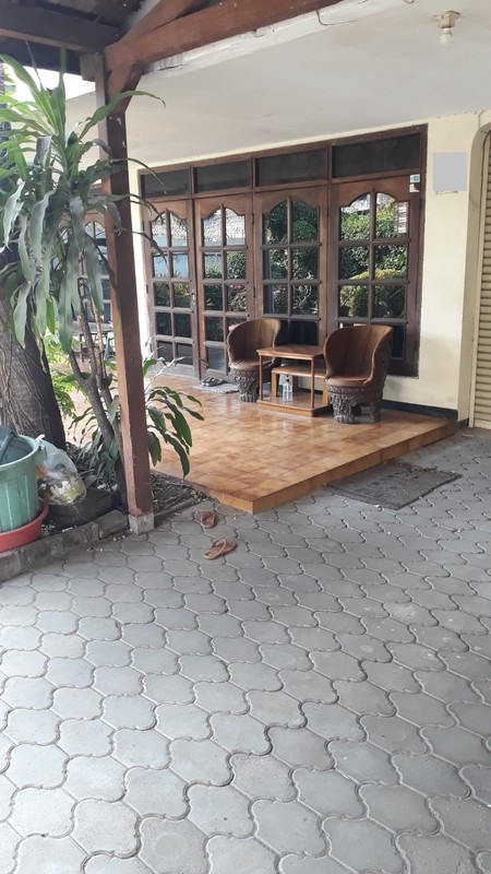 Jual Rumah Strategis Jl Kutai Surabaya