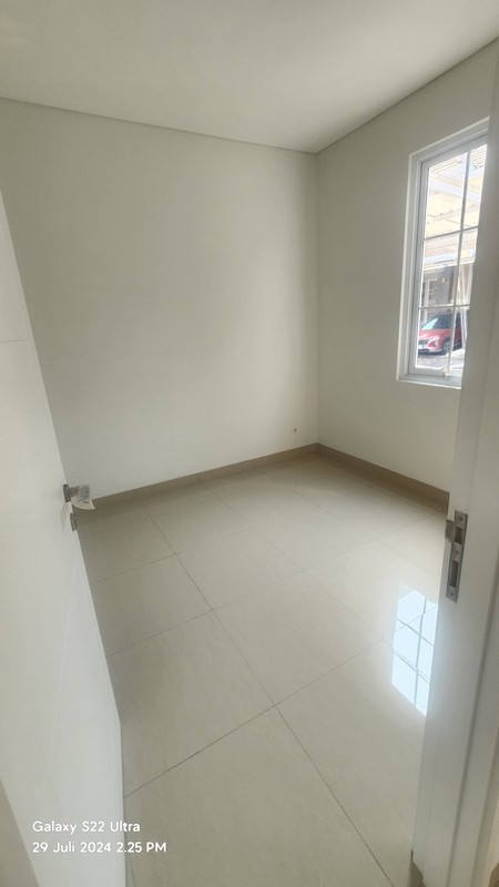 Termurah Rumah Baru di BSD City Nusaloka  Dekat Tol 