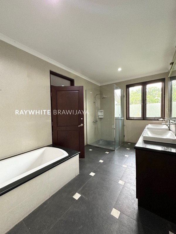 Rumah Nuansa Resort Siap Huni Lokasi Strategis Area Benda Atas Jeruk Purut