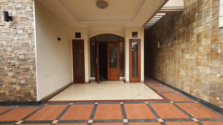 Rumah 2,5 Lantai, Siap Huni, Lok.Strategis, Di Tebet