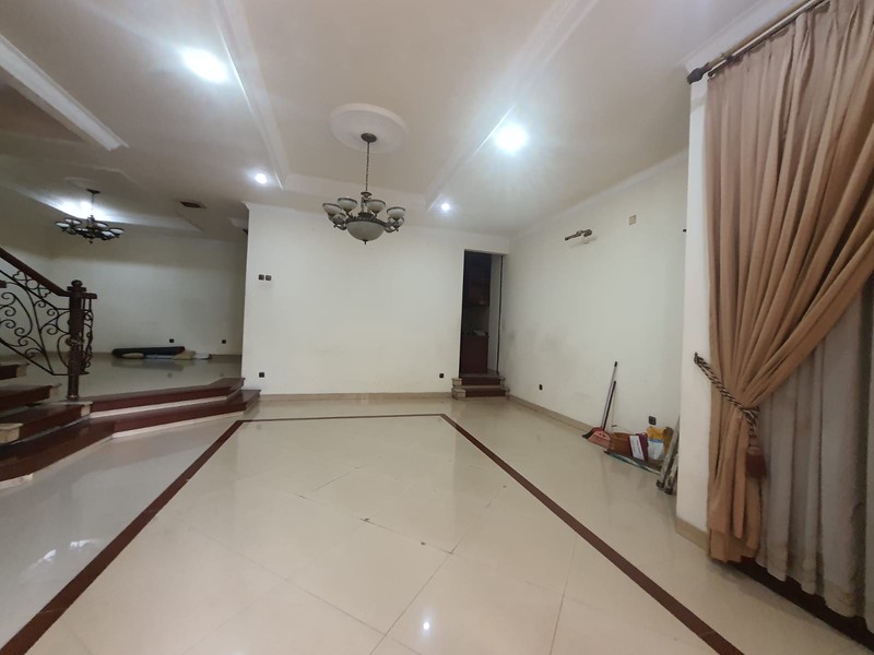 Rumah 2,5 Lantai, Siap Huni, Lok.Strategis, Di Tebet