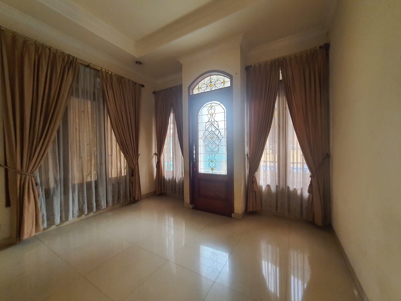 Rumah 2,5 Lantai, Siap Huni, Lok.Strategis, Di Tebet