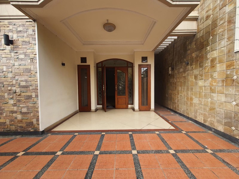 Rumah Hunian 5 Kamar Tidur, Di Tebet, Jak-Sel