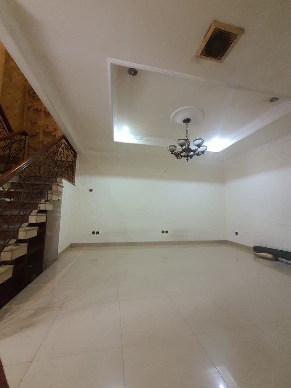 Rumah Hunian 5 Kamar Tidur, Di Tebet, Jak-Sel