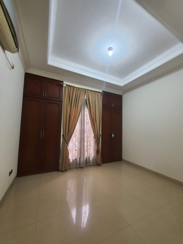 Rumah Hunian 5 Kamar Tidur, Di Tebet, Jak-Sel