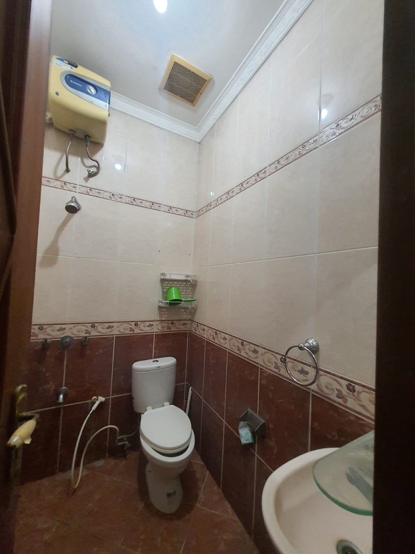 Rumah Hunian 5 Kamar Tidur, Di Tebet, Jak-Sel