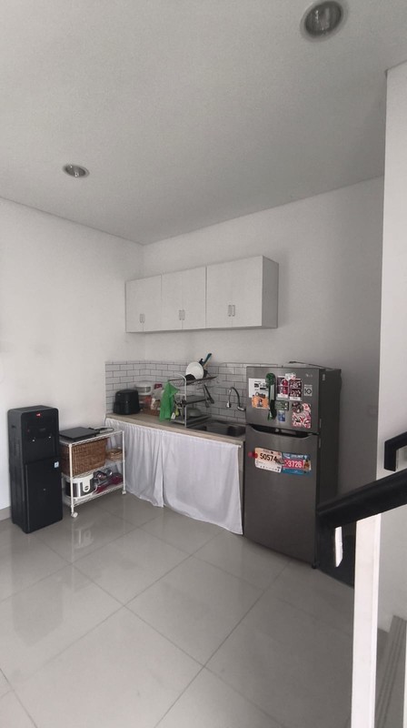 Rumah Bagus Semi Furnished Dekat Tol BSD Nusaloka BSD City