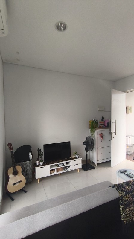 Rumah Bagus Semi Furnished Dekat Tol BSD