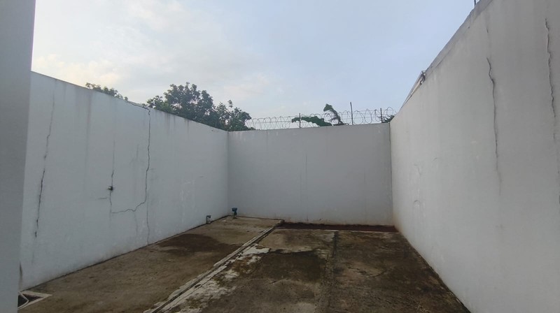 Rumah Bagus Semi Furnished Dekat Tol BSD