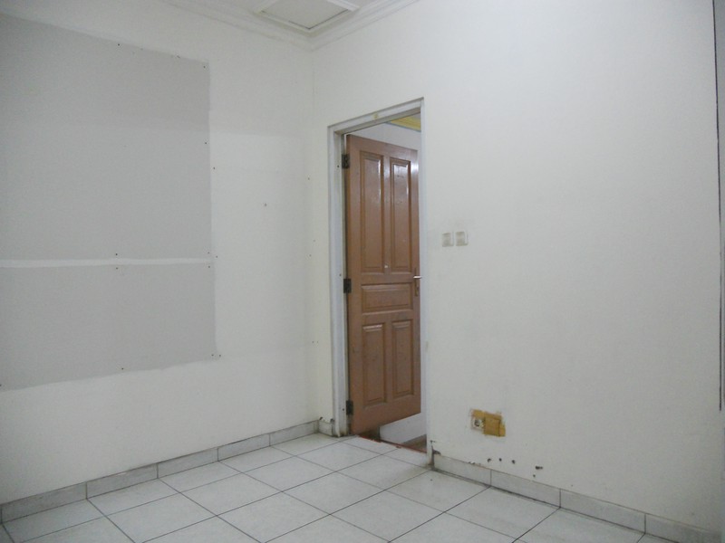 Rumah 2 Lantai Puspita Loka, Lokasi Strategis Pinggir Jalan Raya - Hook, BSD Tangerang