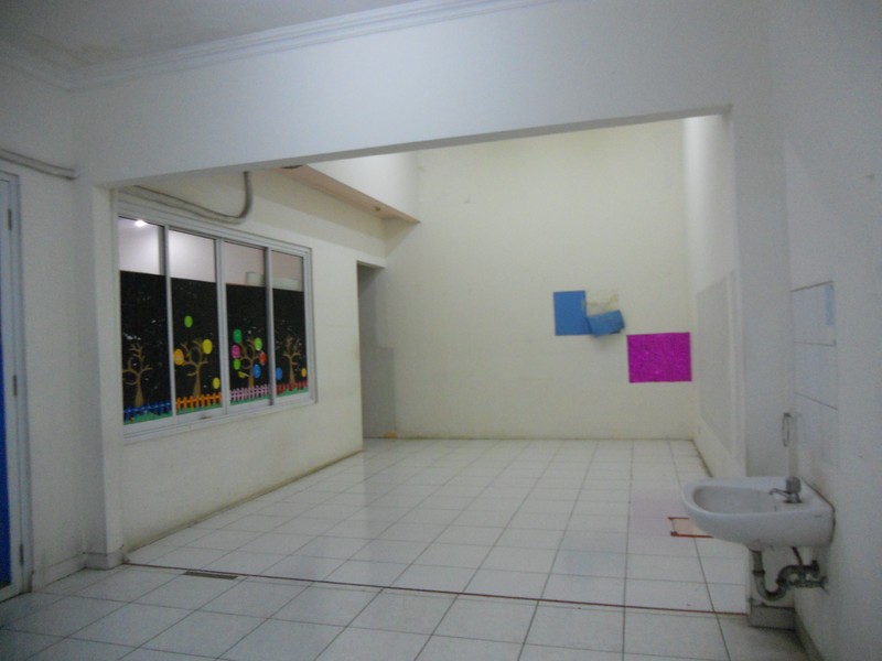 Rumah 2 Lantai Puspita Loka, Lokasi Strategis Pinggir Jalan Raya - Hook, BSD Tangerang