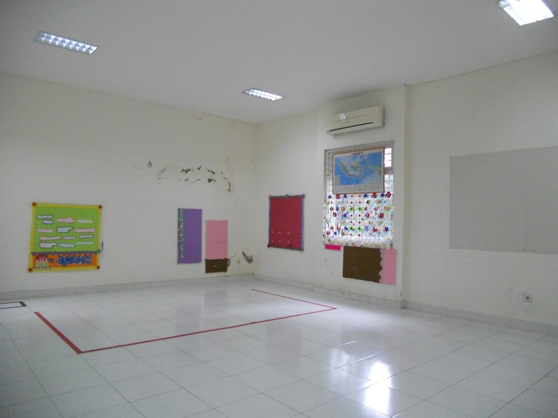 Rumah 2 Lantai Puspita Loka, Lokasi Strategis Pinggir Jalan Raya - Hook, BSD Tangerang