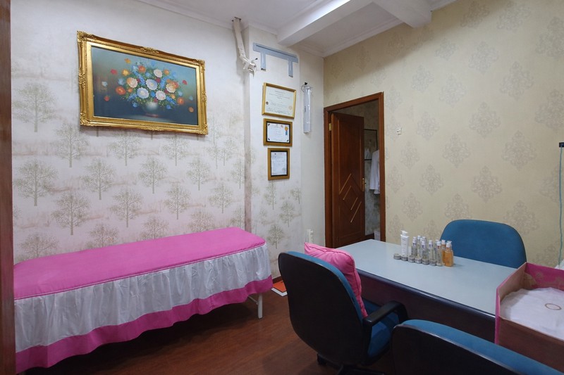 Ruko Cantik ex klinik kecantikan di Inkopal, Kelapa Gading.