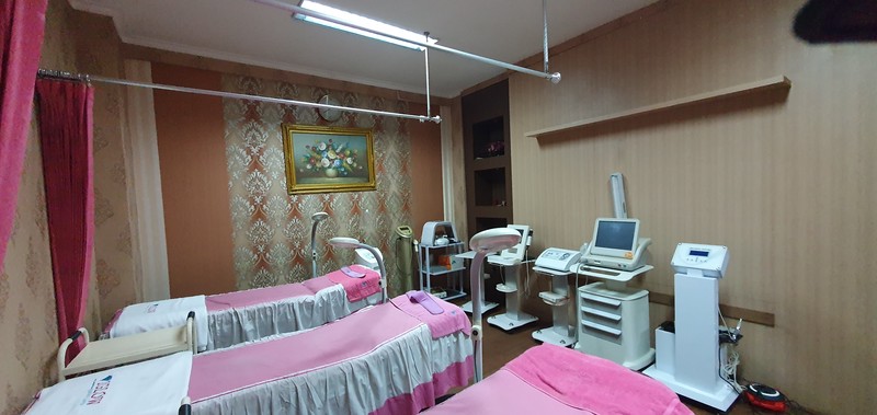 Ruko Cantik ex klinik kecantikan di Inkopal, Kelapa Gading.