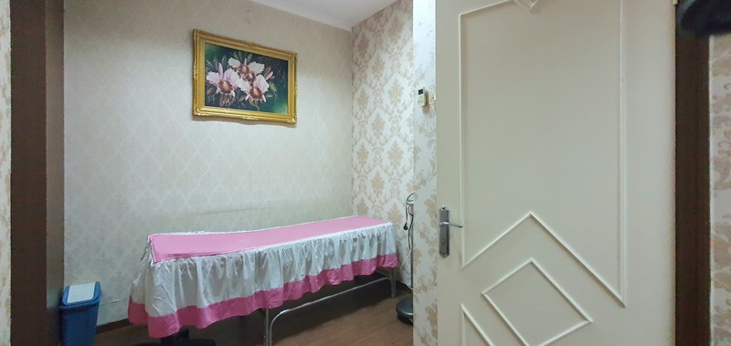 Ruko Cantik ex klinik kecantikan di Inkopal, Kelapa Gading.