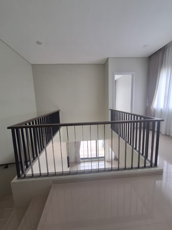 Sewa Rumah Discovery Amore Bintaro - 4 BR Luas 180m² Strategis & Mewah