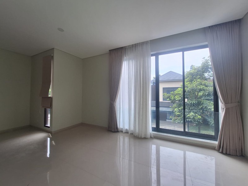 Sewa Rumah Discovery Amore Bintaro - 4 BR Luas 180m² Strategis & Mewah