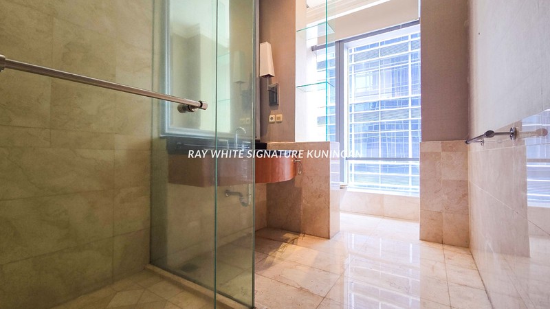 Apartemen Airlangga Ritz Carlton Mega Kuningan 4BR Semi Furnished 