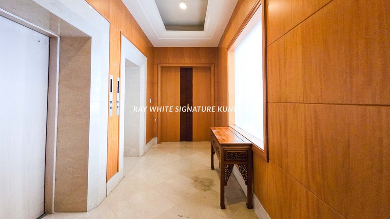 Apartemen Airlangga Ritz Carlton Mega Kuningan 4BR Semi Furnished 