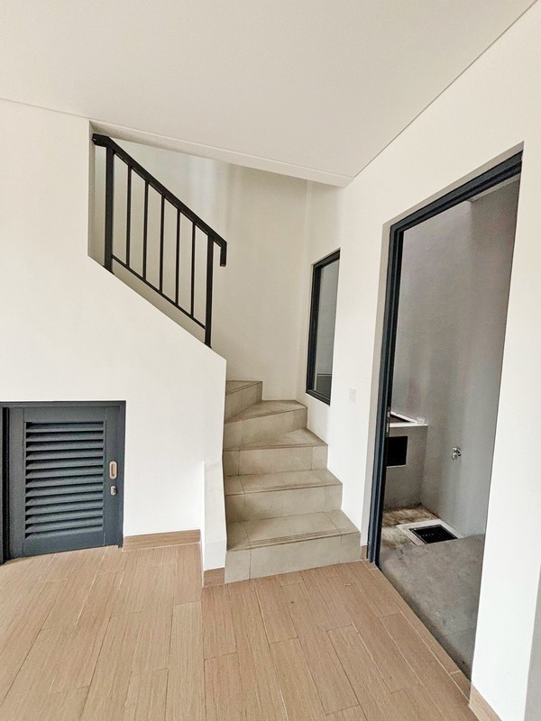 Ruko Premium 3 Lantai di Latinos Business District, BSD City