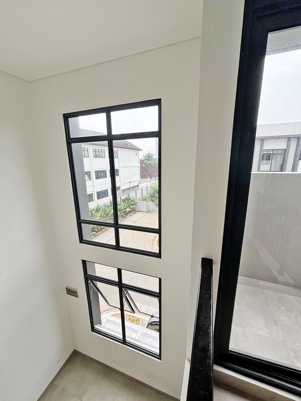 Ruko Premium 3 Lantai di Latinos Business District, BSD City