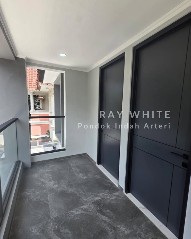 Rumah  New Renovasi Taman Edelweis BSD City 